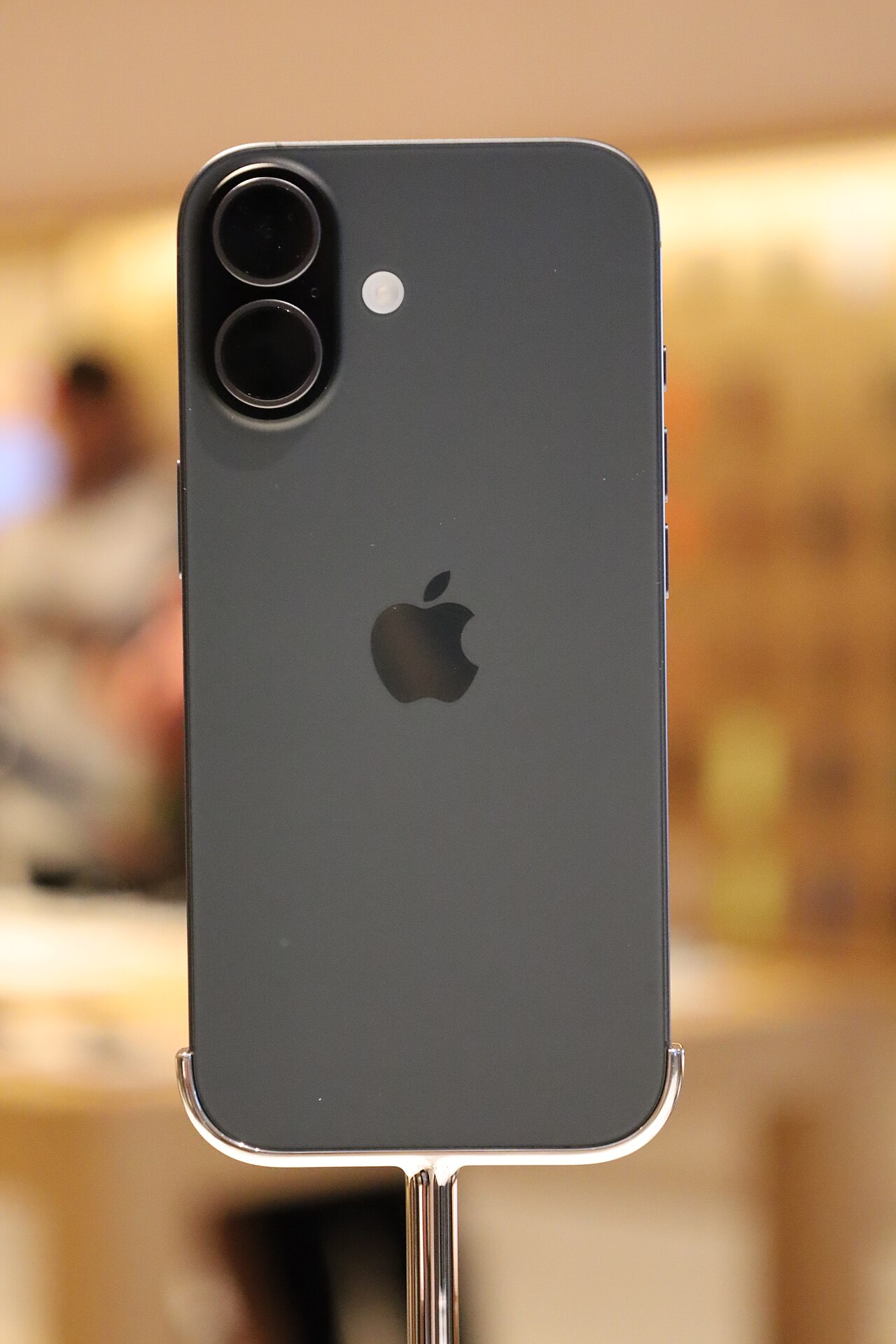 iPhone 18 Pro pod lupą iFixit: 7/10 i kilka niespodzianek, które zmienią rachunek za naprawę